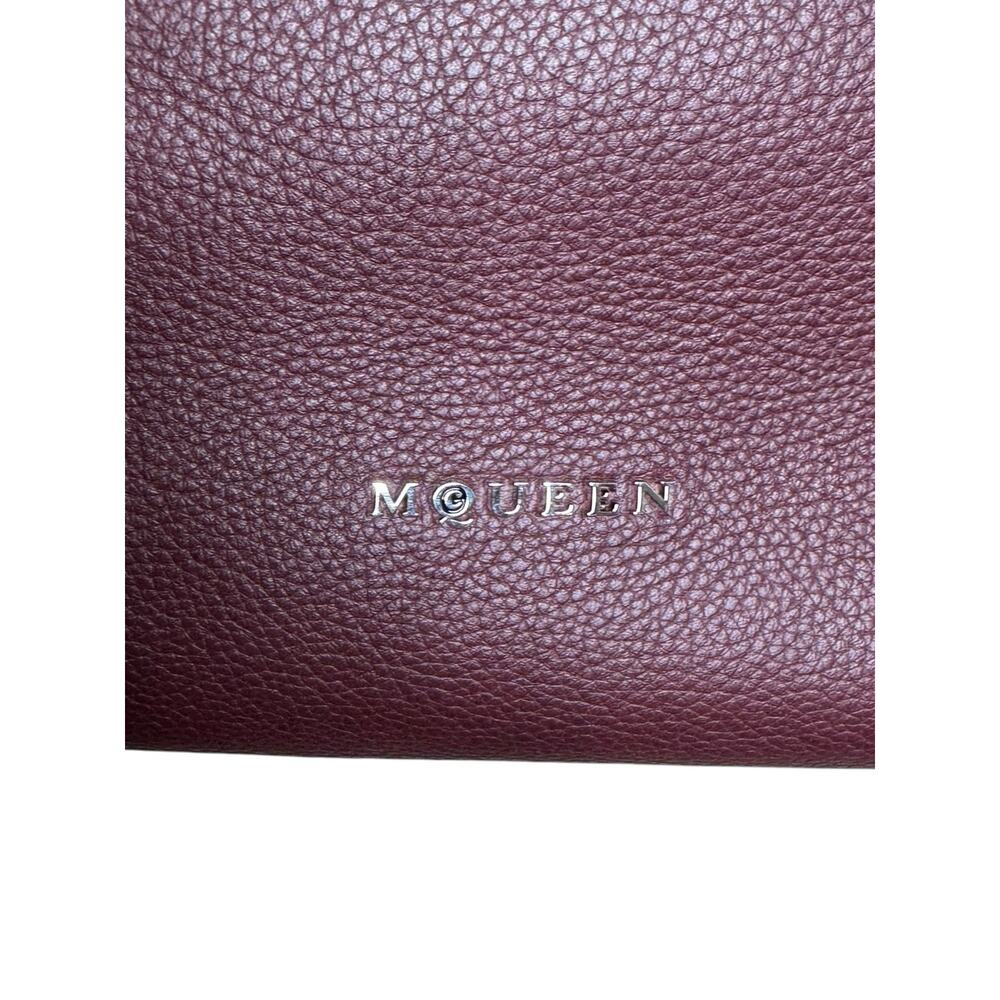 Alexander McQueen NWT T-Bar Sling Leather Tote in Cranberry - Picture 4 of 16